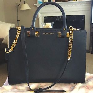 MICHAEL Michael Kors Signature Large Quinn Satchel